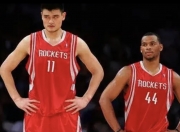 开云体育网页版-姚明NBA生涯35个精彩时刻，隔扣邓肯&amp;背打奥尼尔领衔