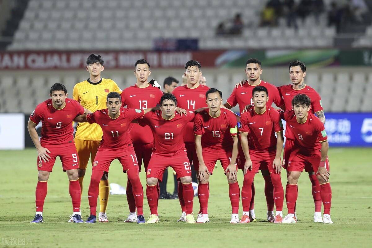 包含世预赛前瞻：国足力争主场捍卫尊严的词条