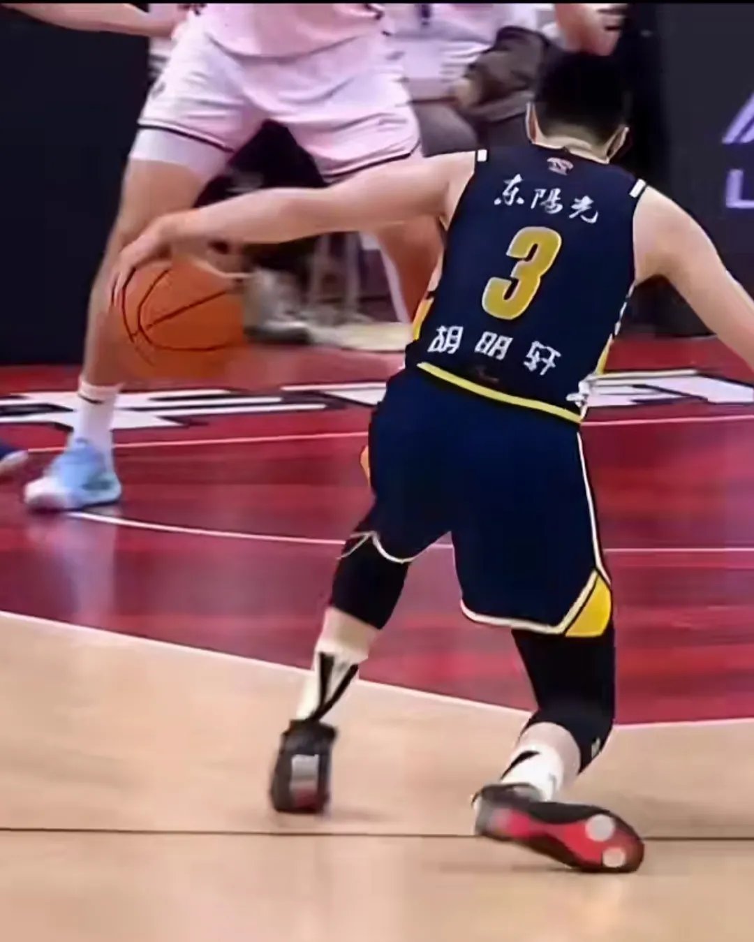 辽宁抢眼压倒对手，轻松赢得胜利！